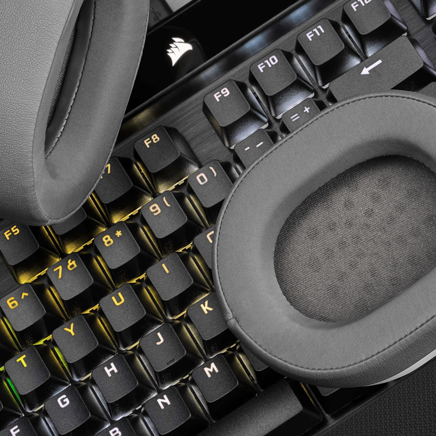 Corsair HS65 SURROUND Wired Gaming Headset — White (AP) - Image 6